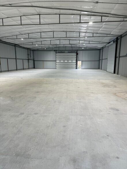 More Photos Of 1515 Lakeville Dr, Kingwood Warehouse For Lease