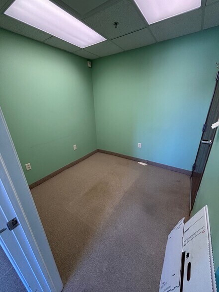 More Photos Of 277 Alexander St, Rochester Office Residential For Lease