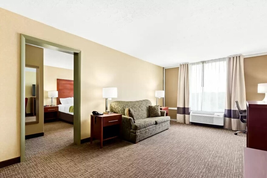 More Photos Of 2541 Chestnut Ridge Rd, Grantsville Hotel For Sale