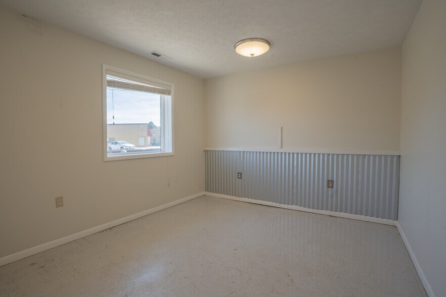 More Photos Of 207 S Railroad St, Brookston General Retail For Sale