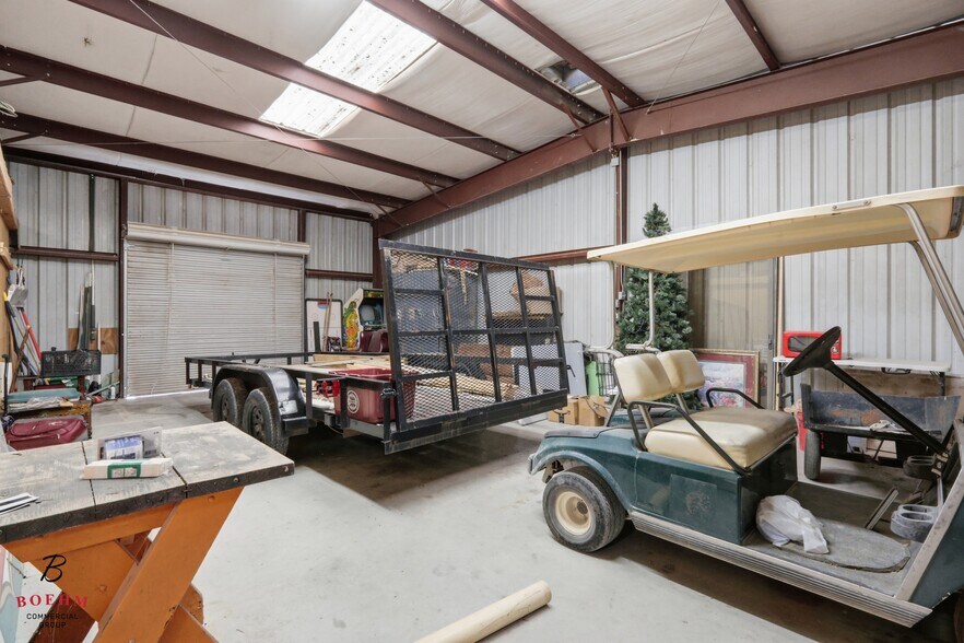 More Photos Of 185 Mitchell Dr, Spring Branch Warehouse For Sale