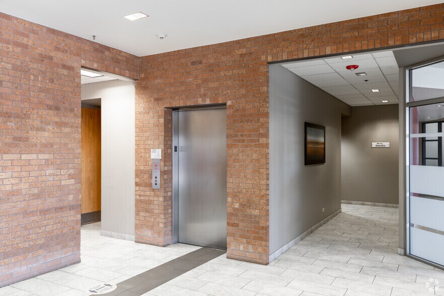 More Photos Of 66 W Springer Dr, Highlands Ranch Office For Lease