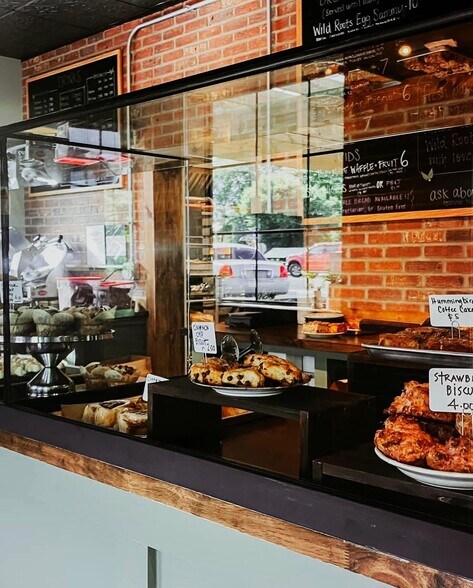 More Photos Of 238 W Main St, Romney General Retail For Lease