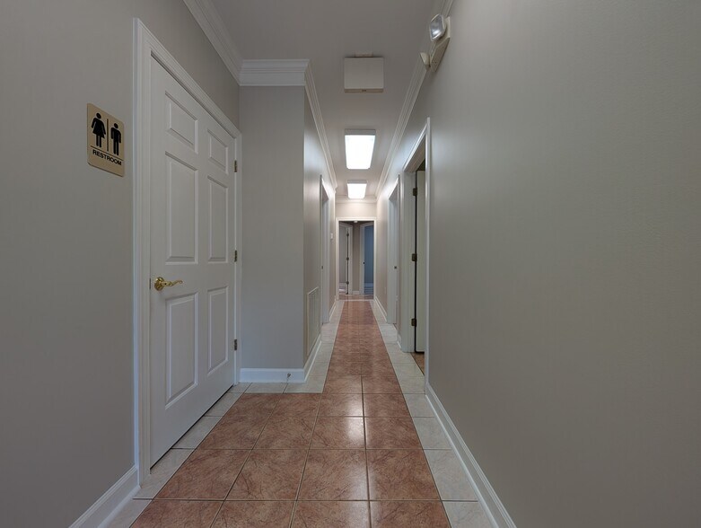 More Photos Of 6511 Creedmoor Rd, Raleigh Office For Lease
