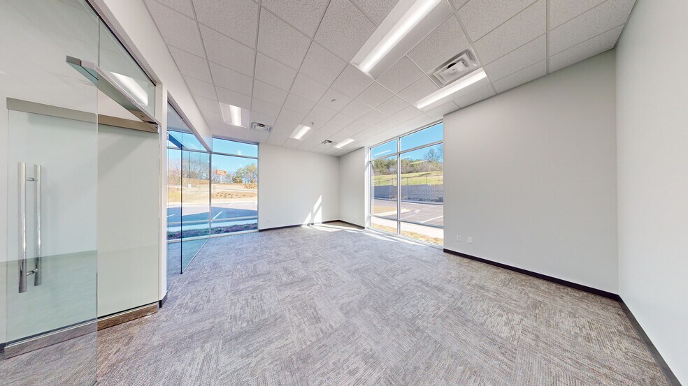 More Photos Of 5380 Dixie Industrial, Lake City Distribution For Lease