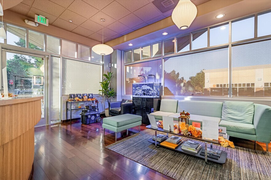 More Photos Of 27871 Smyth Dr, Santa Clarita Medical For Sale