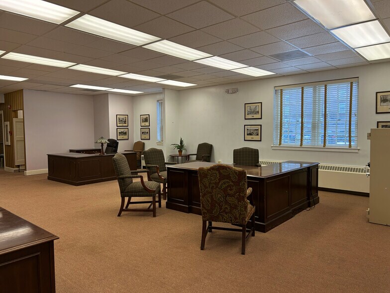 More Photos Of 24 Maple St, Glens Falls Office Residential For Lease