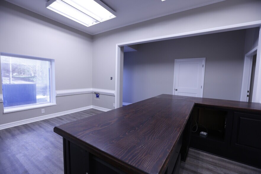 More Photos Of 325 W Main St, Lebanon Office Residential For Sale