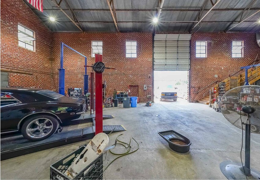 More Photos Of 250 Cleveland St, Locust Grove Industrial For Sale