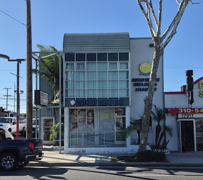 Primary Photo Of 17023 Hawthorne Blvd, Lawndale Medical For Sale