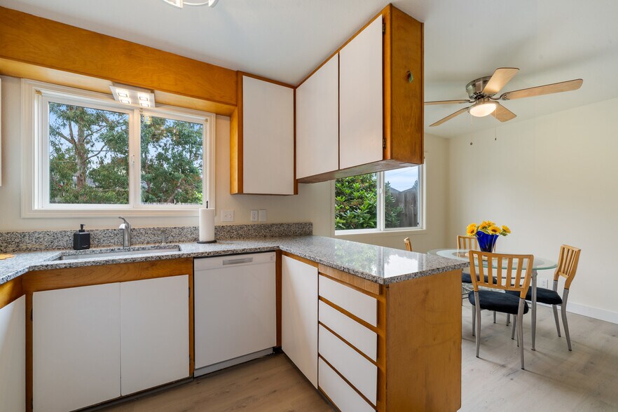 More Photos Of 1009-1011 Grove Ave, Tillamook Apartments For Sale