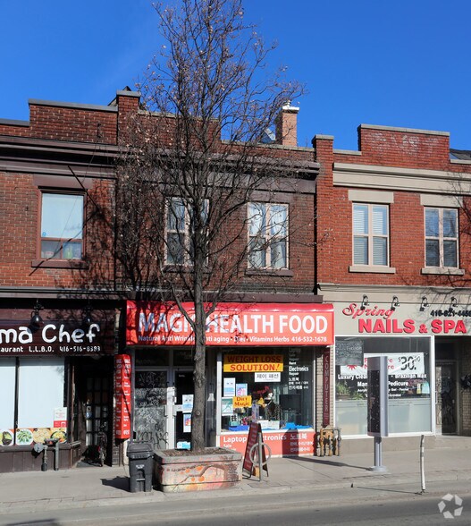 Primary Photo Of 646 Bloor St W, Toronto Storefront Retail Residential For Lease