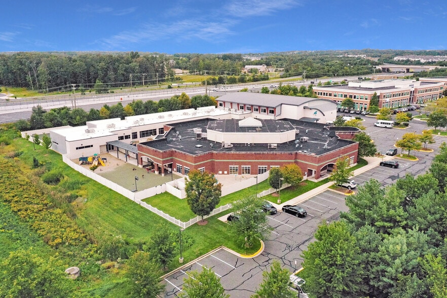 Primary Photo Of 43629 Greenway Corporate Dr, Ashburn Schools For Lease