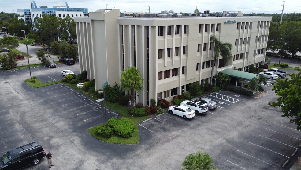 More Photos Of 3949 Evans Ave, Fort Myers Medical For Sale