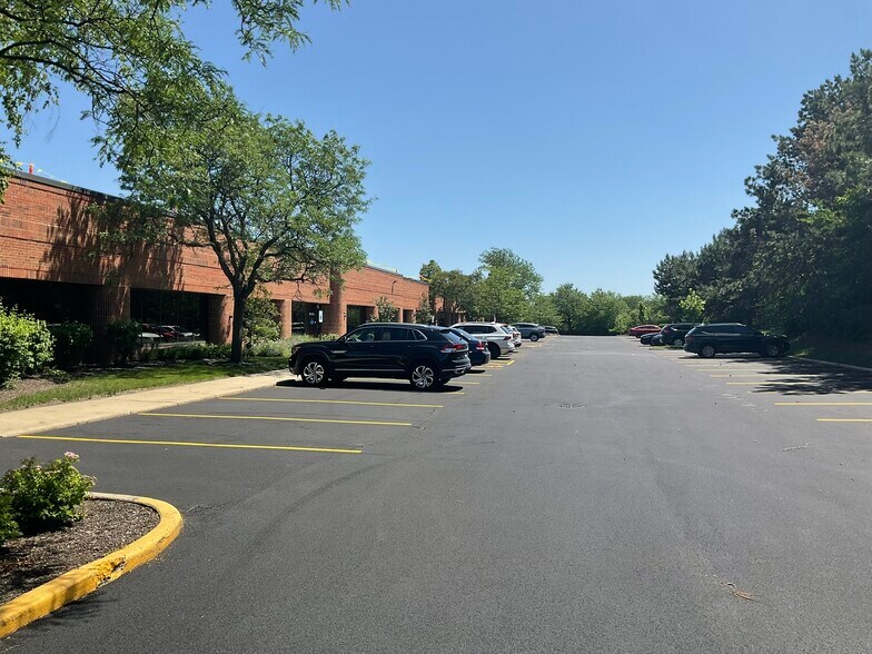 More Photos Of 1201 E Wiley Rd, Schaumburg Warehouse For Lease