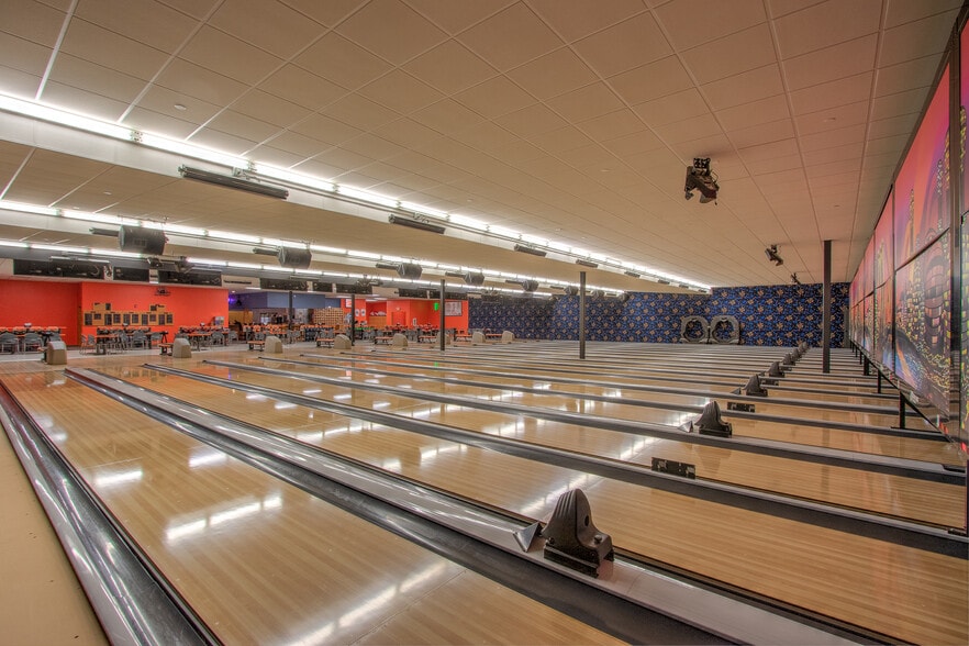 More Photos Of 1270 W 3rd St, Rush City Bowling Alley For Sale