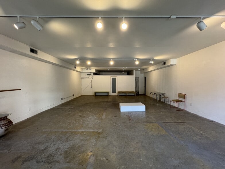 More Photos Of 630 W College St, Los Angeles Light Distribution For Sale