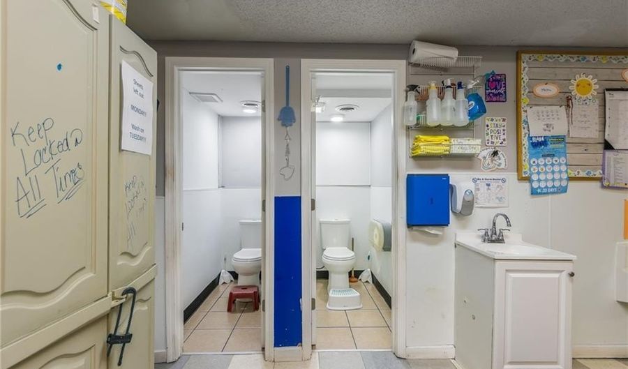 More Photos Of 205 E Southbrook Pky, Kearney Daycare Center For Sale