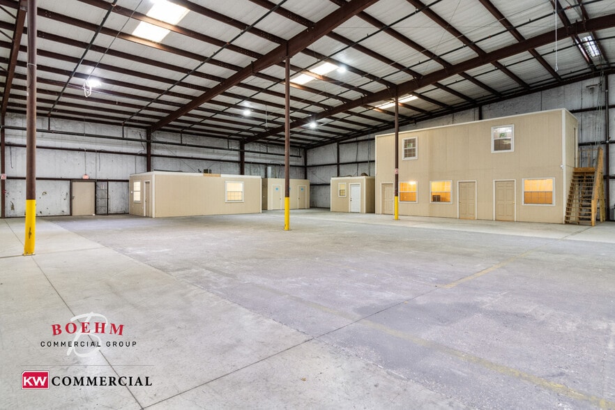 More Photos Of 100 Lupita Cir, Del Rio Distribution For Sale