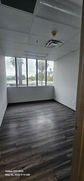 Primary Photo Of 18040 Sherman Way, Reseda Medical For Lease