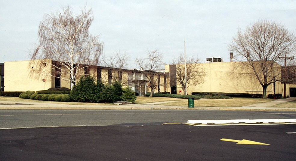 More Photos Of 1 Cape May St, Harrison Distribution For Lease