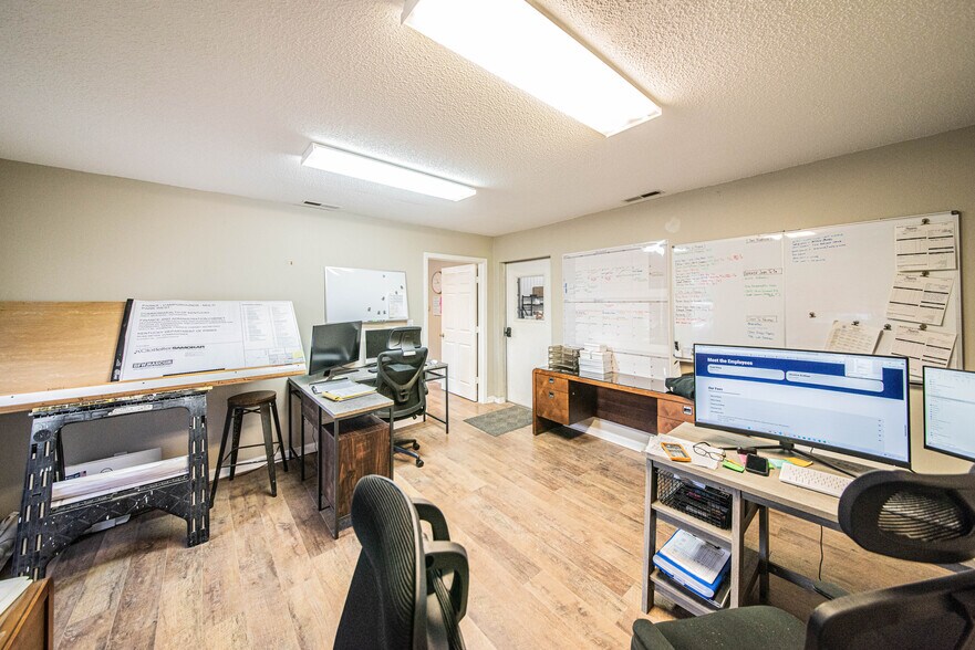More Photos Of 72 Satellite Ln, Calvert City Industrial For Sale
