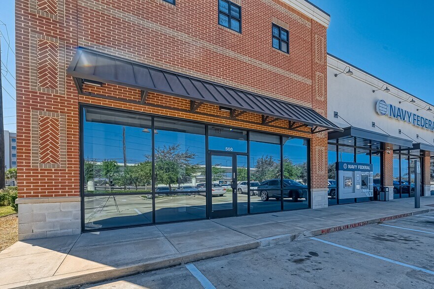 More Photos Of 310 Highway 6, Sugar Land Storefront Retail Office For Lease