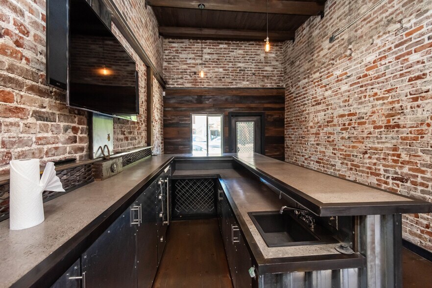 More Photos Of 451-453 G St, Lincoln Freestanding For Sale