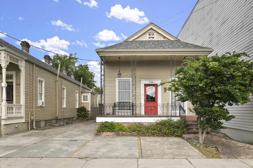 More Photos Of 734 Nashville Ave, New Orleans Freestanding For Lease