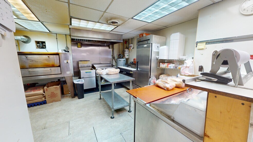 More Photos Of 2900 5th Ave, Altoona Restaurant For Sale