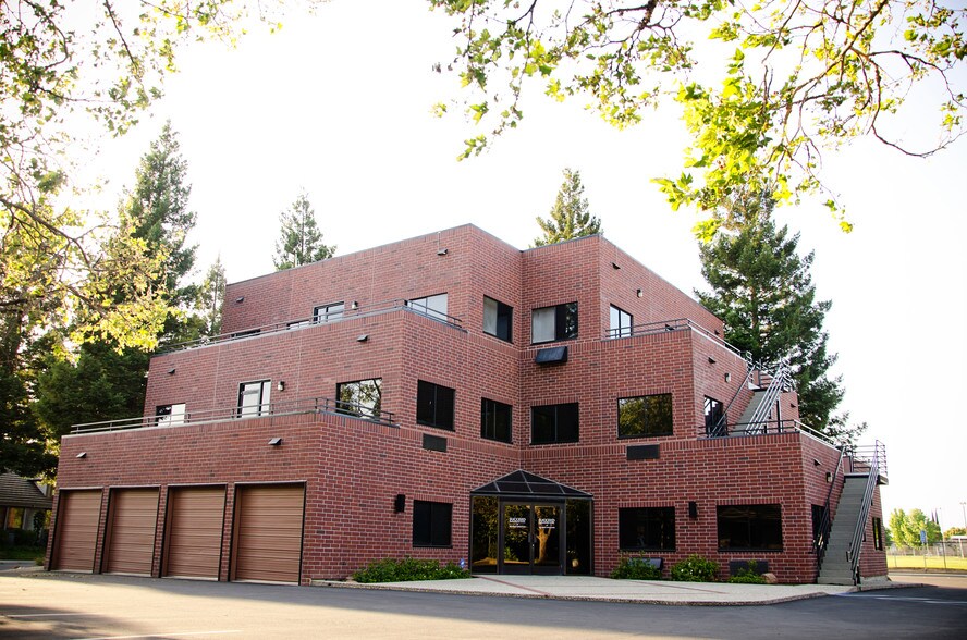More Photos Of 1510 Poole Blvd, Yuba City Office For Lease