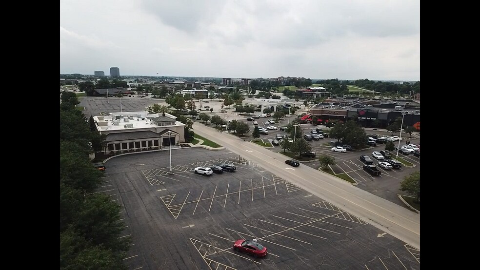 More Photos Of 87 Yorktown Shopping Ctr, Lombard Restaurant For Sale