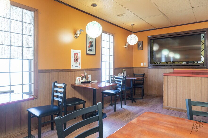 More Photos Of 2001 Airport Way, Fairbanks Restaurant For Sale