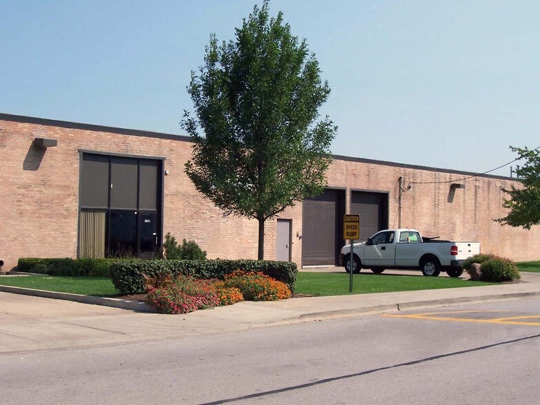 More Photos Of 1400 W 95th St, Chicago Unknown For Lease