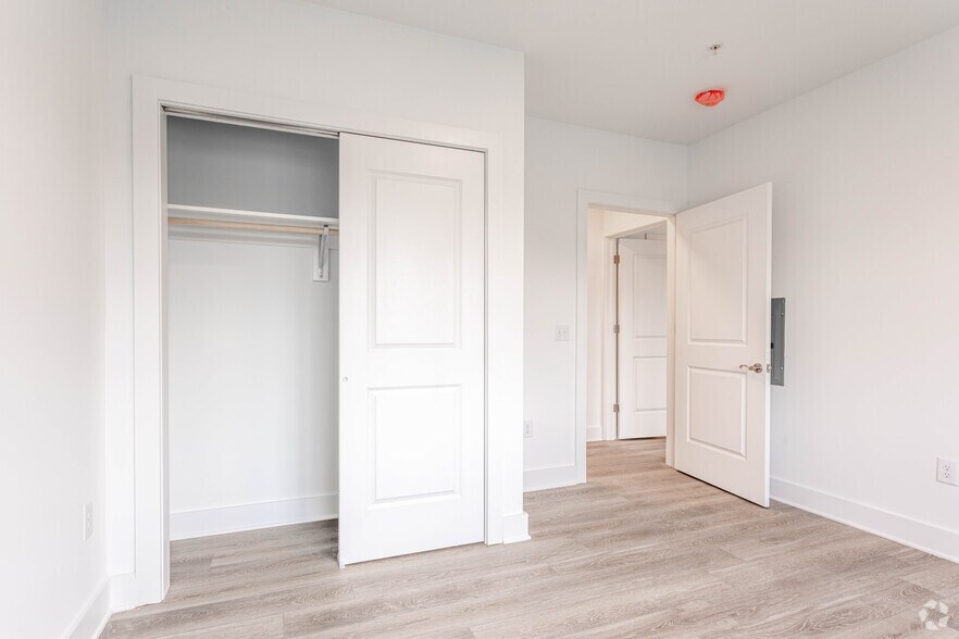 More Photos Of 1025 Raritan Rd, Clark Apartments For Sale