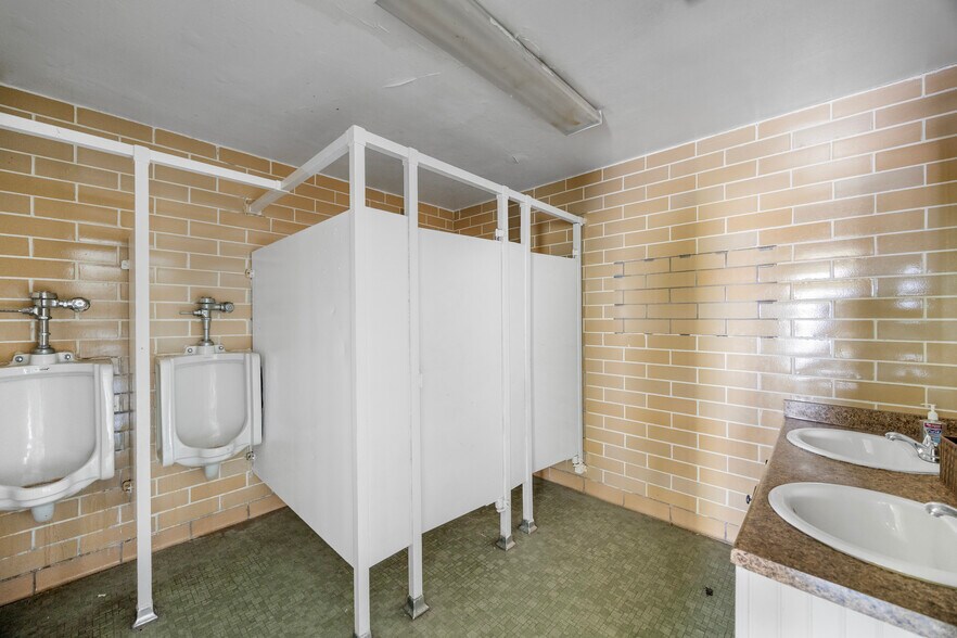 More Photos Of 3801 Garrow St, Houston Freestanding For Sale