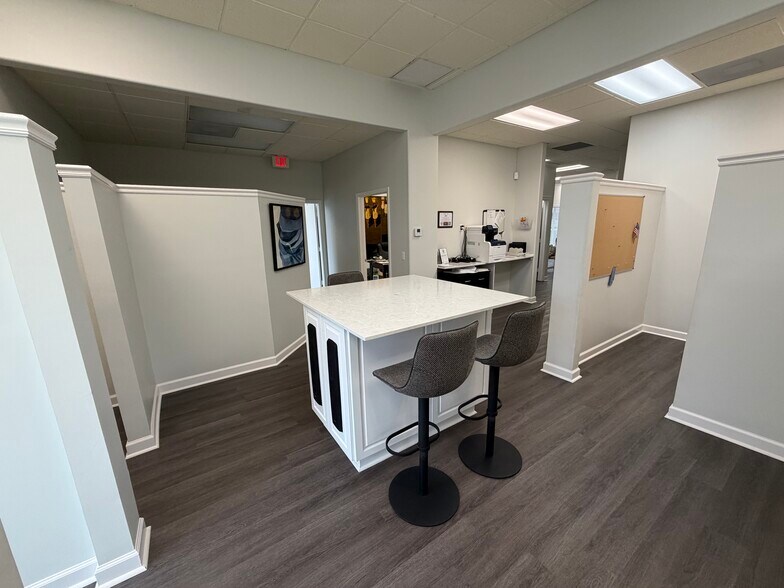 More Photos Of 654 W Indiantown Rd, Jupiter Medical For Sale