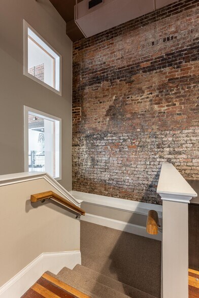 More Photos Of 1463 Market St, Chattanooga Storefront Retail Office For Sale