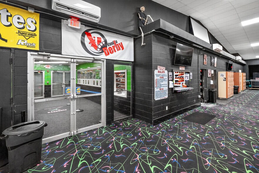 More Photos Of 1R Lawton Ave, Taunton Skating Rink For Lease