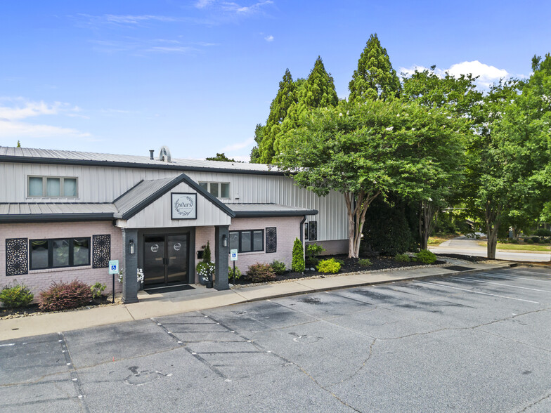 Primary Photo Of 905 N Main St, Greer Freestanding For Sale