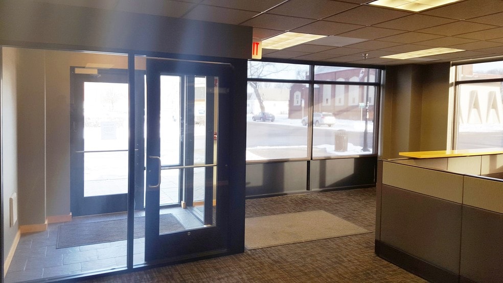 More Photos Of 121 4th St S, Moorhead Apartments For Lease