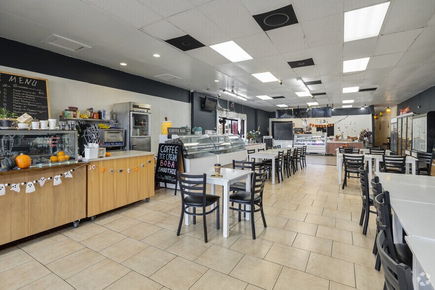 More Photos Of 6959 Linda Vista Rd, San Diego Storefront Retail Office For Lease