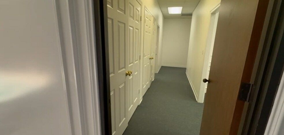 More Photos Of 11011 Jones Rd, Houston Office For Sale