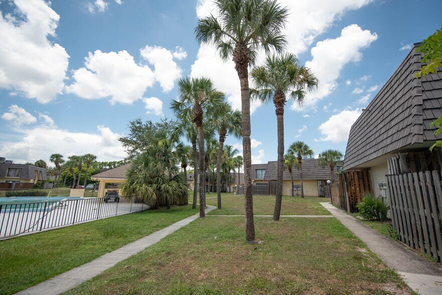 More Photos Of 1801 N Congress Ave, West Palm Beach Apartments For Sale