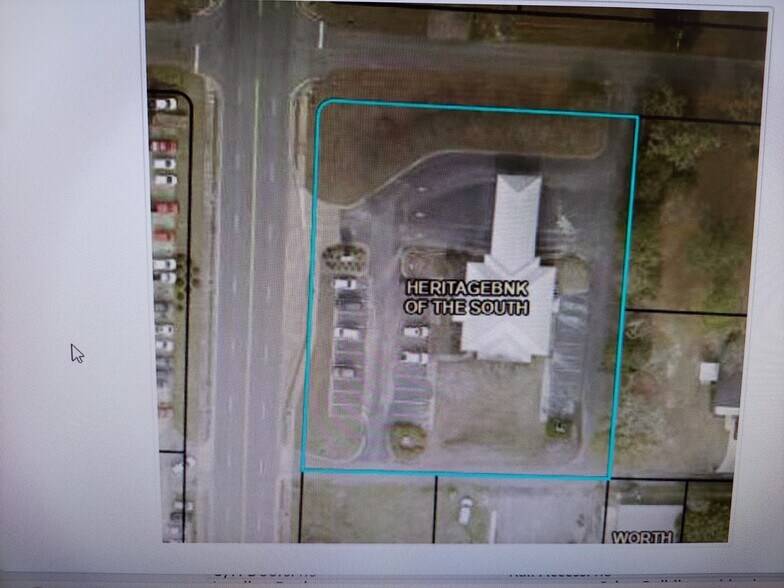 More Photos Of 504 N Main St, Sylvester Bank For Sale