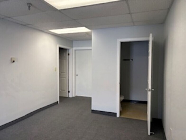 More Photos Of 5714 Industry Ln, Frederick Warehouse For Lease