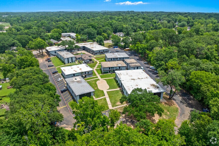 More Photos Of 717 S Green St, Longview Apartments For Sale