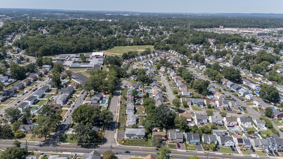 More Photos Of 373 Ford Ave, Fords Medical For Sale