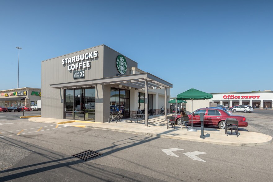 More Photos Of 5240-5392 W 34th St, Houston General Retail For Lease