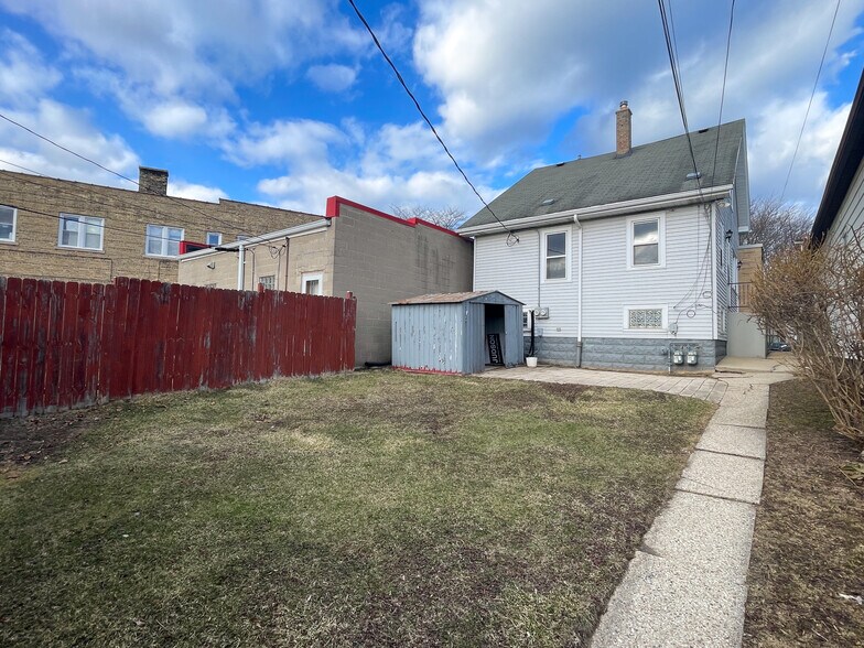 More Photos Of 3459 S Kinnickinnic Ave, Milwaukee Storefront Retail Residential For Sale